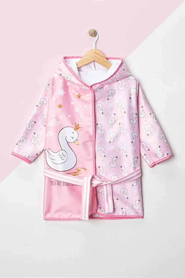 مجموعة وايلد فريندز - رداء حمام بنقشة البجع