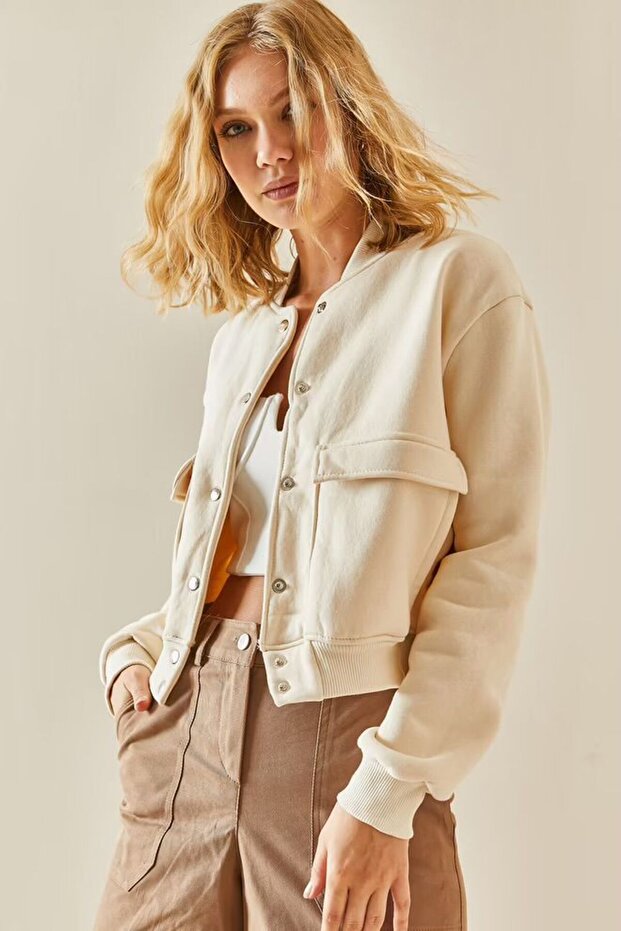 سترة قصيرة بأزرار وردية اللون - 2