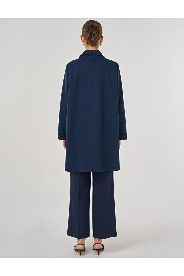 سترة بنمط منقوش باللون الأزرق الداكن - 5