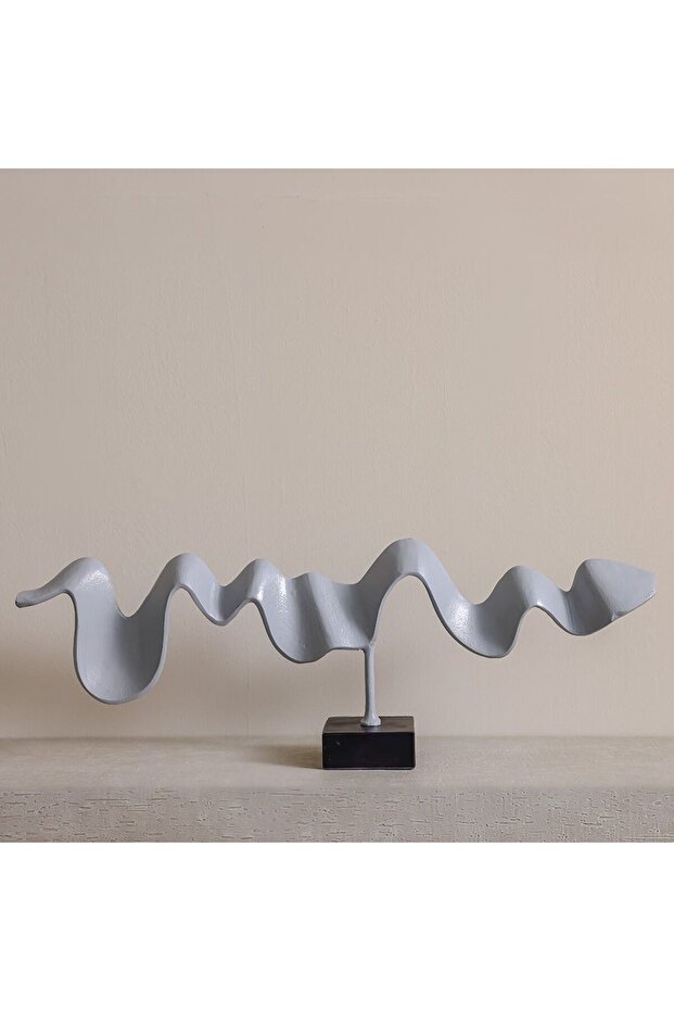 Stark Aluminium Leaf Sculpture – Modern Elegant Decorative Art for Home, Office & Garden