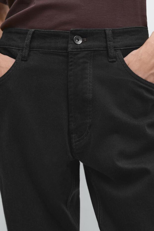 Tapered fit jean - 4