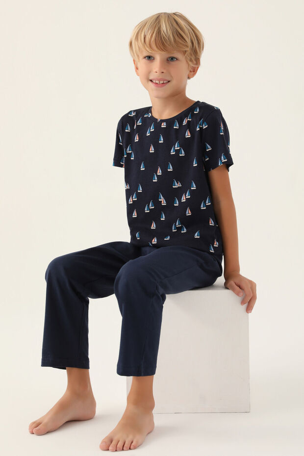 طقم بيجامة للأولاد باللون الأزرق الداكن - 3