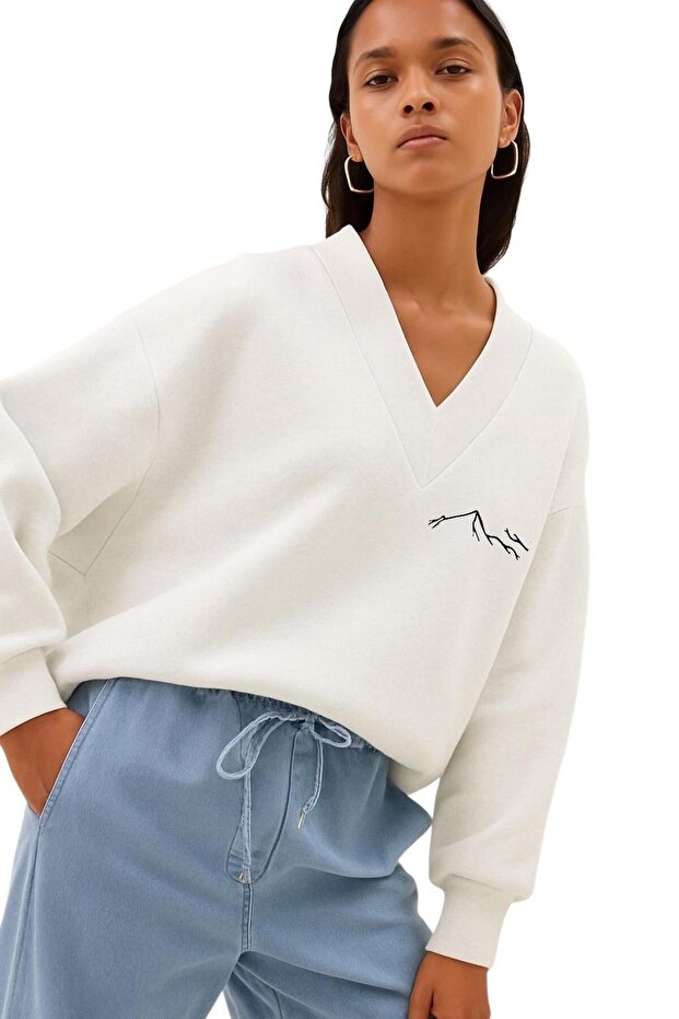 Mountain Printed Unisex V-Neck Sweatshirt