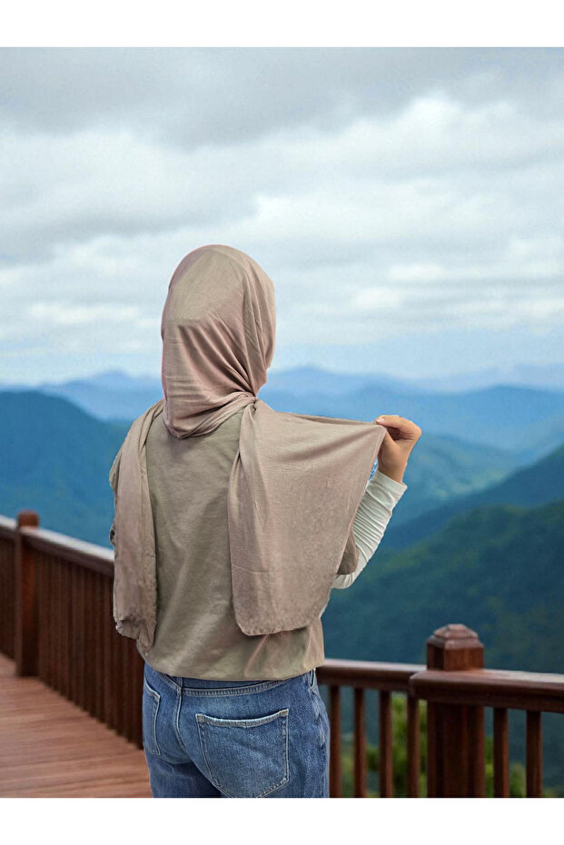 شال من القطن الممشط باللون البني الحليبي - 3