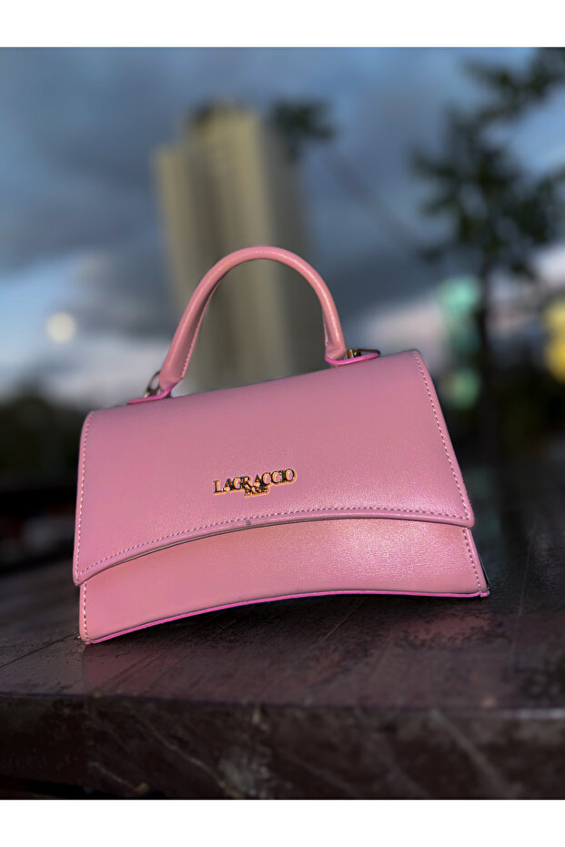 حقيبة نسائية مع حزام للكتف من جافا - 1