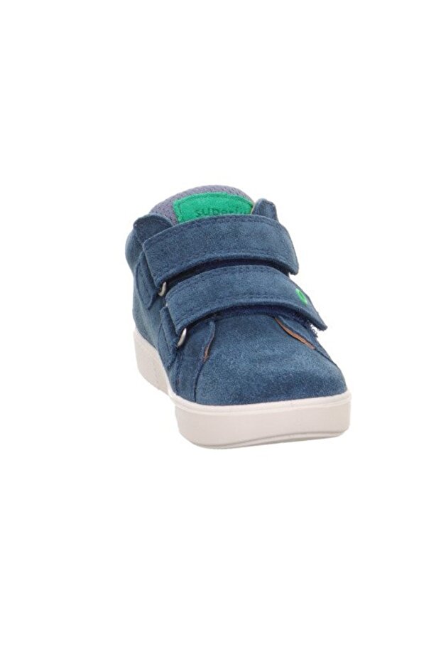 Child's shoes