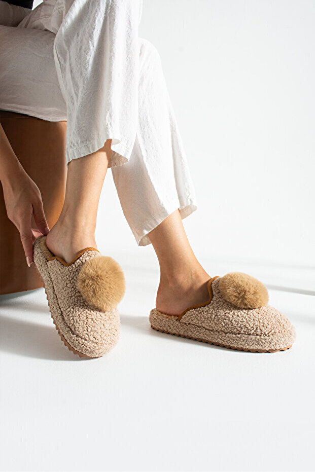 Ponponlu Kadın Ev Terlik - 2