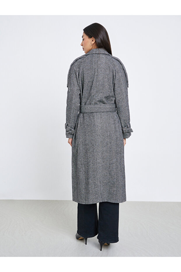 معطف منقوش مزدوج الصدر بقصّة عادية - 4