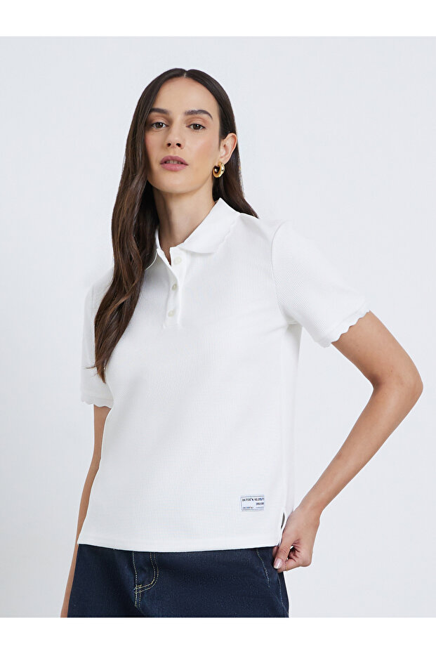 تي شيرت بولو سادة بأزرار وقصّة عادية - 1