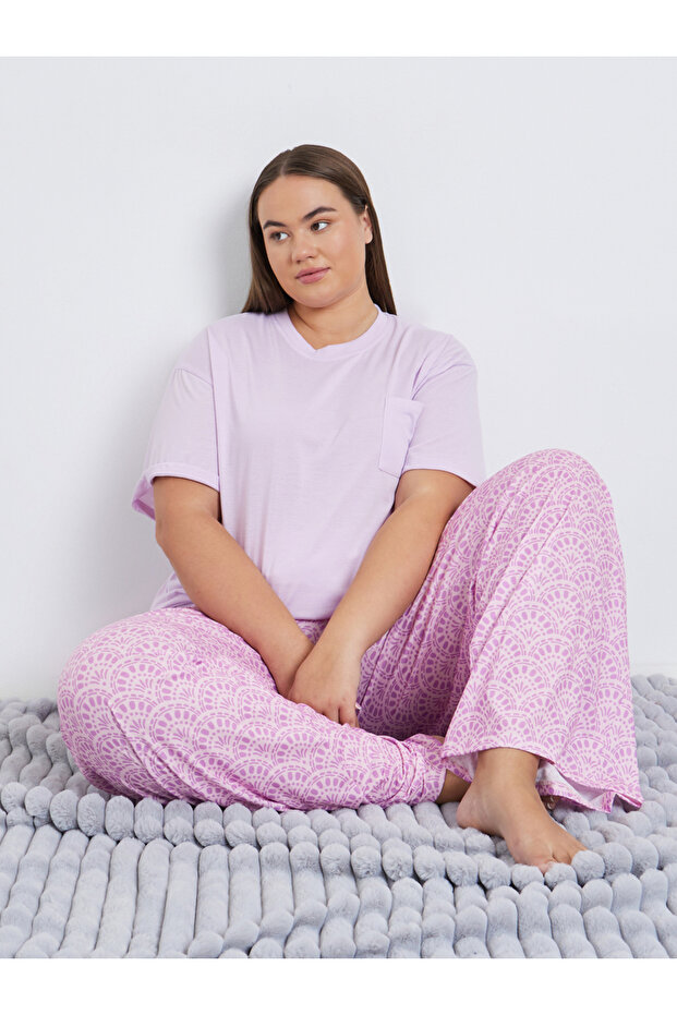 Plus Drop Shoulder Pocket T-Shirt and Wavey Geo Pyjama Set