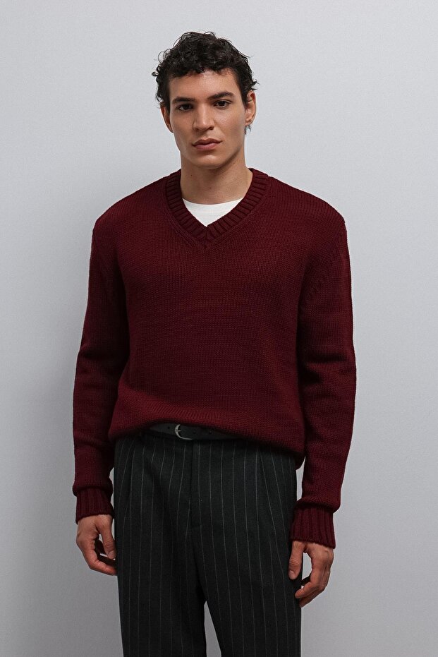 Burgundy Textured V-Neck Men's Sweater