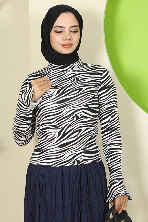 بدلة بيضاء بنمط الحمار الوحشي مع أكمام مكشكشة HM2821 - 7