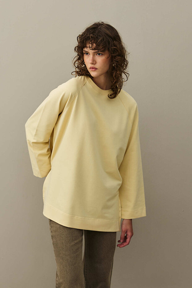 Yırtmaç Detaylı Basic Sweatshirt Sarı - 2