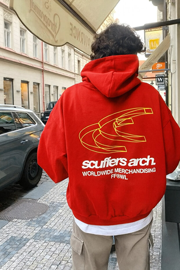 سترة بقلنسوة كبيرة الحجم – مطبوع عليها نص Scuffers Arch ورسومات للجنسين