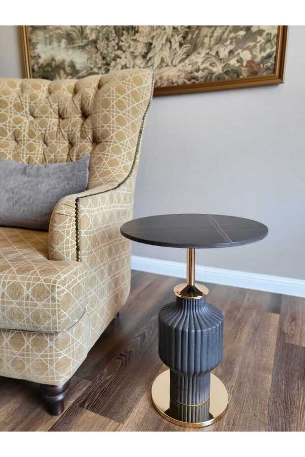Shehon Side Table with a Stylish and Modern Design - 4