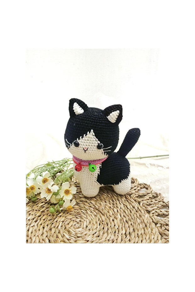 Handmade Crochet Black and White Cat Doll – 15cm Plush Toy