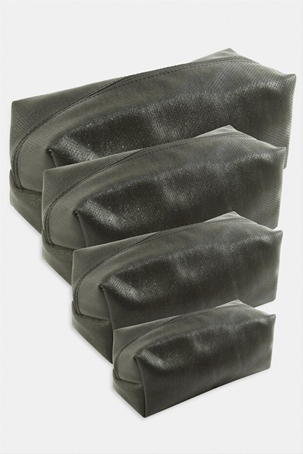 4 Hand-Held Makeup Bags