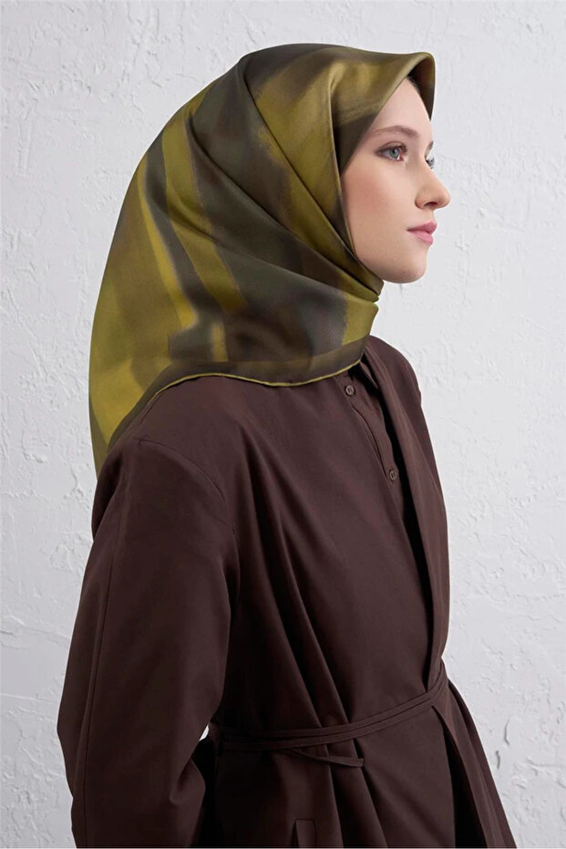 وشاح حريري بنمط الباتيك 9436D - 2