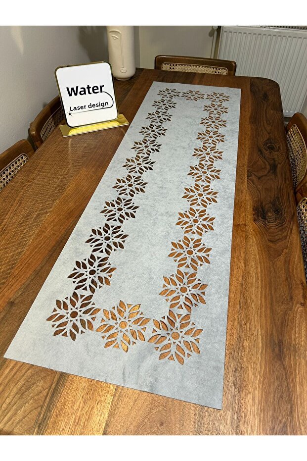 سجادة مستطيلة مزخرفة بالزهور باللون الرمادي الفاتح - 2