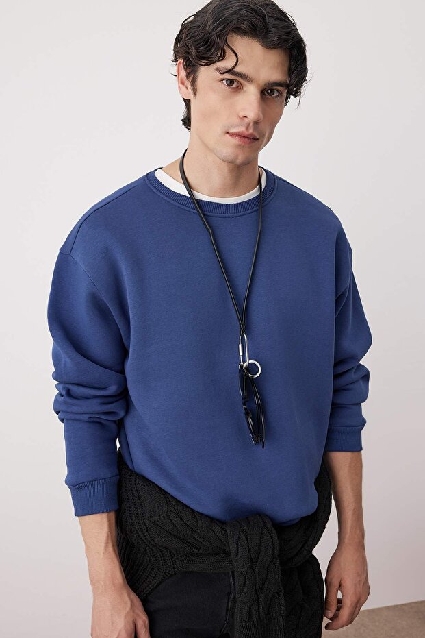 Lacivert Oversize/Geniş Kesim Pamuklu Basic İçi Polarlı Kalın Sweatshirt TMNAW25SW00011 - 3