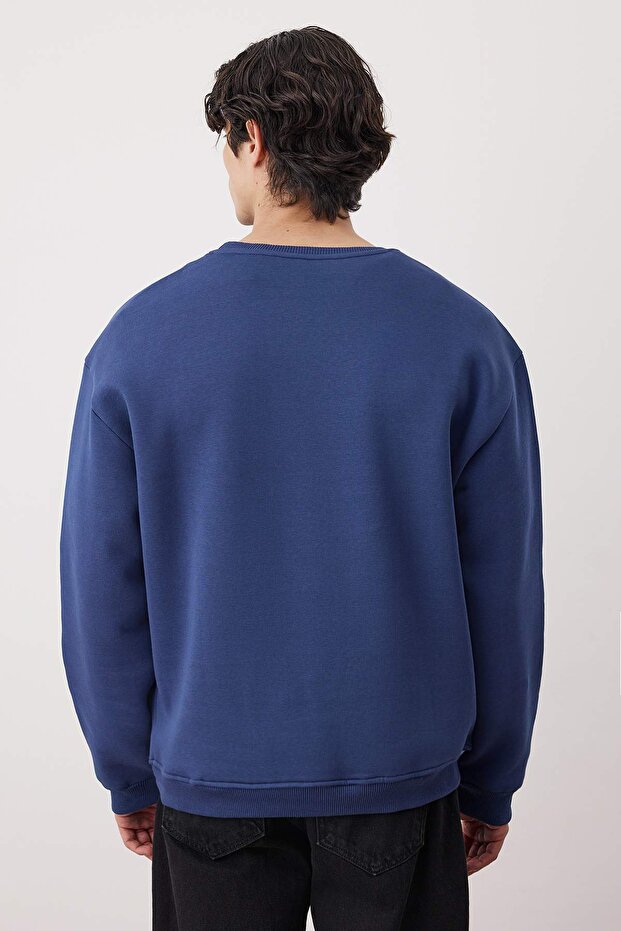 Lacivert Oversize/Geniş Kesim Pamuklu Basic İçi Polarlı Kalın Sweatshirt TMNAW25SW00011 - 5