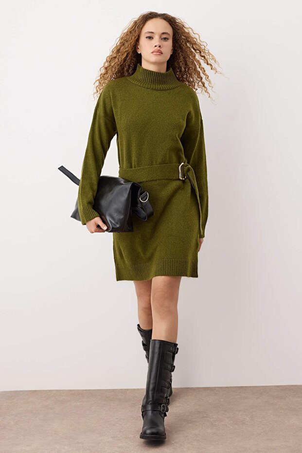 Haki Düz Kısa / Mini Yumuşak Dokulu Oversize Kuşak Detaylı Kısa/Mini Triko Elbise TWOAW26EL00155
