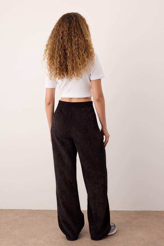 Siyah Kadife Geniş Paça Pantolon TWOAW26PL00071 - 4