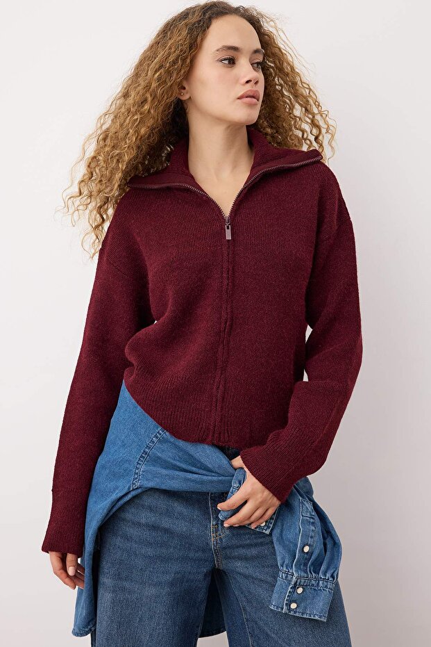 Wardrobe Essentials Bordo Wardrobe Essentiasl Yumuşak Dokulu Geniş Kalıp Triko Hırka TWOAW26HI00092 - 1
