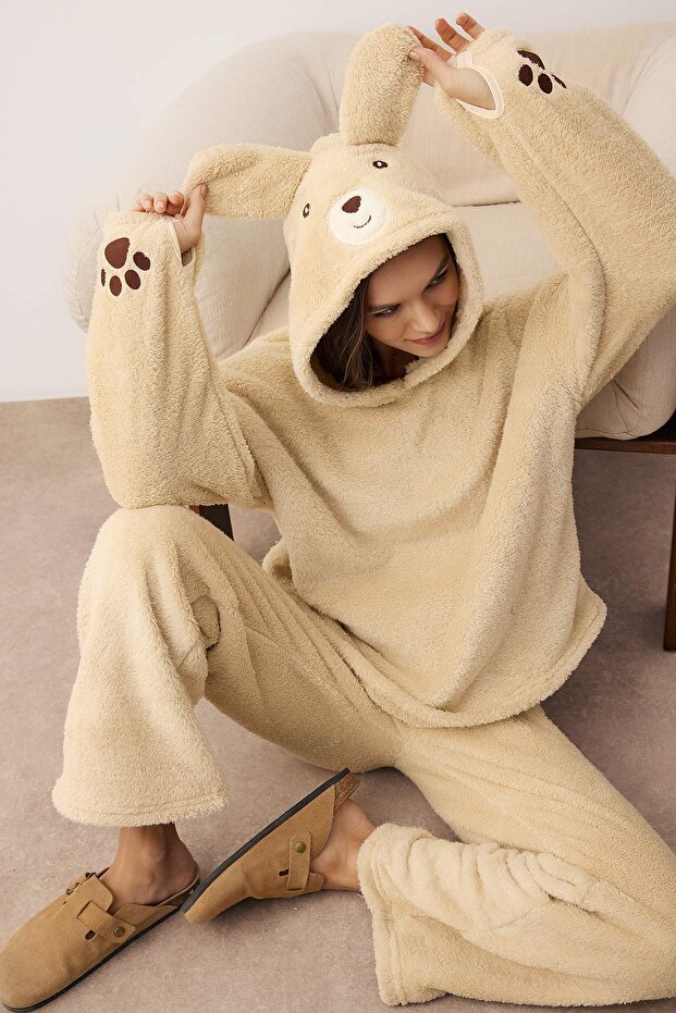 Bej Kapüşonlu ve Nakışlı Wellsoft Kışlık Örme Pijama Takımı THMAW25PT00143 - 1