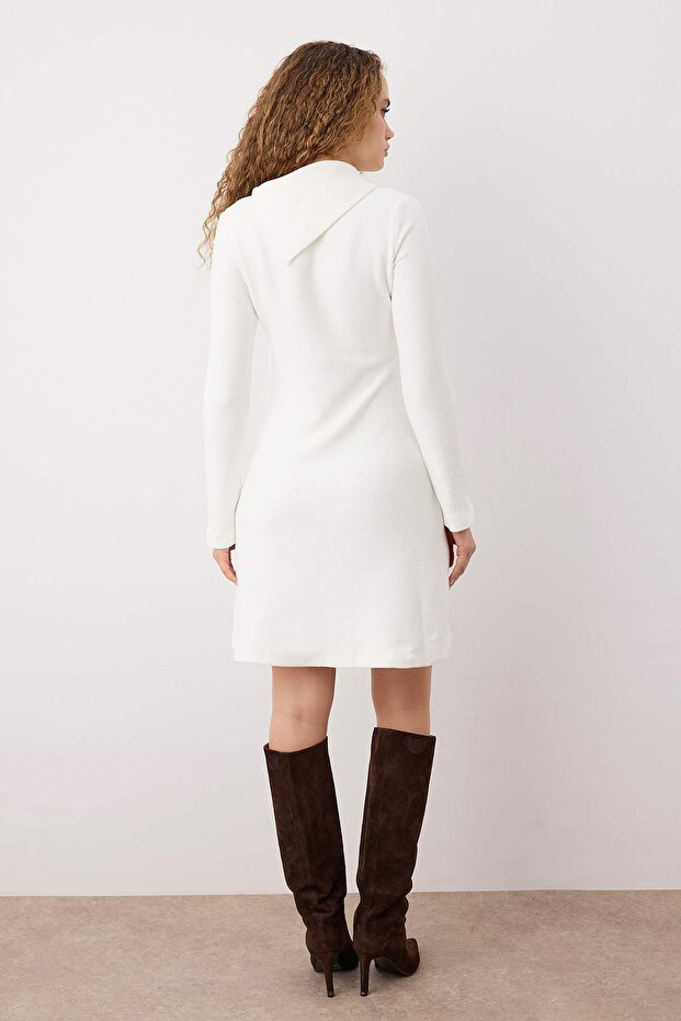 Ekru Yaka Detaylı Bodycon Diagonel Mini/Kısa Esnek Örme Elbise TWOAW26EL00224 - 4