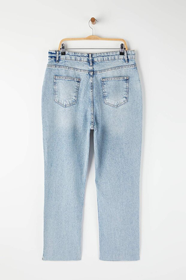 Açık Mavi Paçası Kesikli Yüksek Bel Straight Fit Büyük Beden Jeans TBBAW26CJ00039 - 7