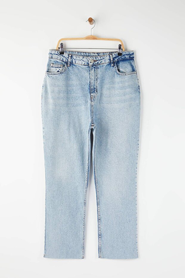 Açık Mavi Paçası Kesikli Yüksek Bel Straight Fit Büyük Beden Jeans TBBAW26CJ00039 - 5