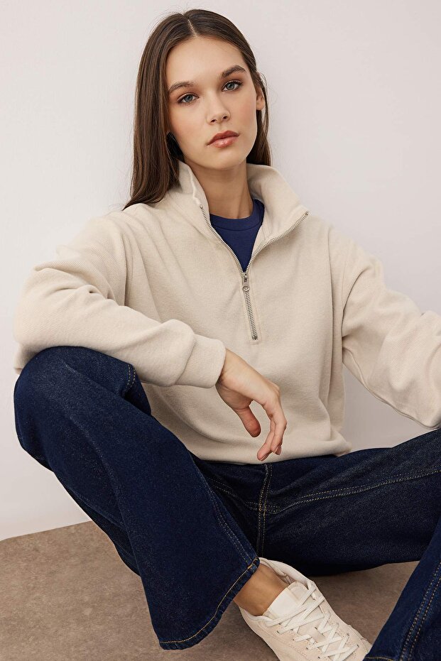 Taş Regular/Normal Kalıp Yarım Pat Fermuarlı Kalın Örme Sweatshirt TWOAW26SW00059 - 1