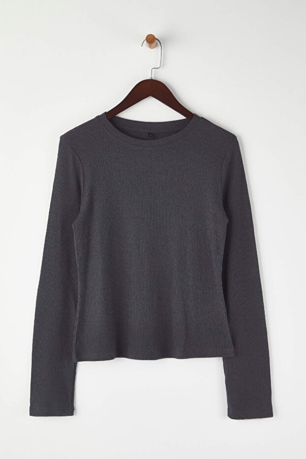 Wardrobe Essentials – Antrasit Triko Görünümlü Örme Bluz | TWOAW26BZ00150 - 5