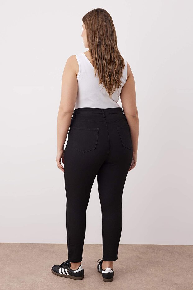 Solmayan Siyah Yüksek Bel Önü Düğmeli Esnek/Stretch Büyük Beden Skinny Jeans TBBAW26CJ00042 - 4