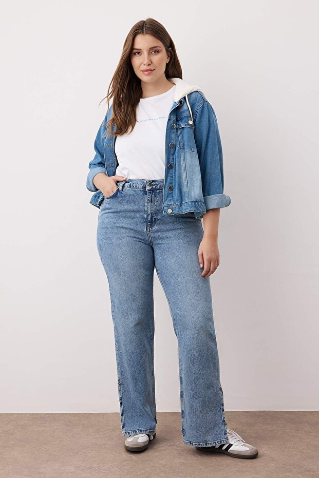 Mavi Yüksek Bel Yırtmaçlı Beli Lastikli Fermuar Detaylı Büyük Beden Jeans TBBAW26CJ00009 - 2