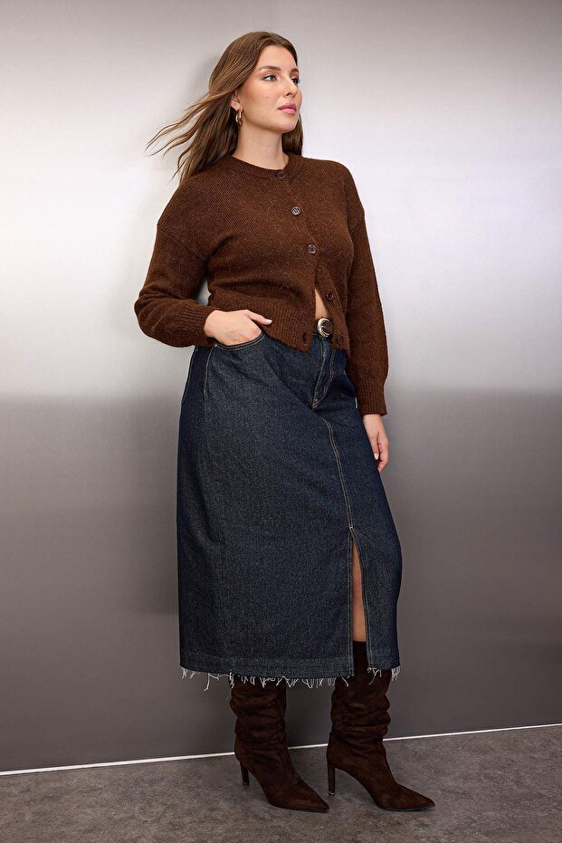 Koyu Mavi Ön Yırtmaçlı Midi Boy %100 Pamuk Non-Stretch Büyük Beden Denim Etek TBBSS23AZ00054 - 5