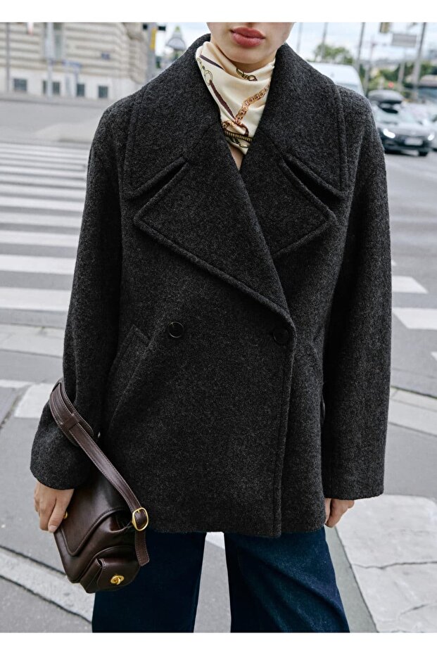 Maxi wool coat with flap