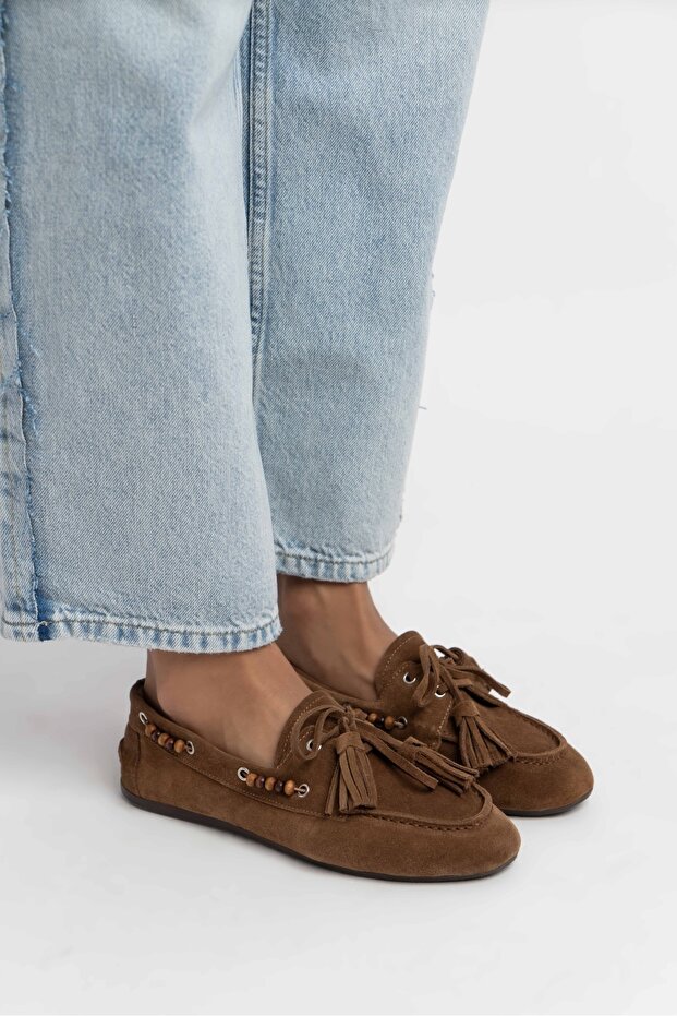 Fisher Taba valódi velúr lapos talpú gyöngyös részletekkel ellátott női balerinacipő - 5