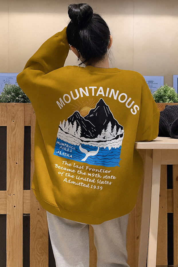 سويت شيرت مطبوع عليه جبال - 1