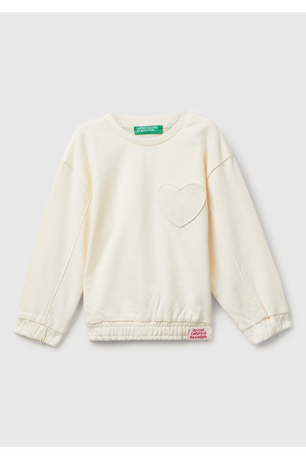 Girl's ecru stitch detailed heart patch pocket regular fit sweatshirt