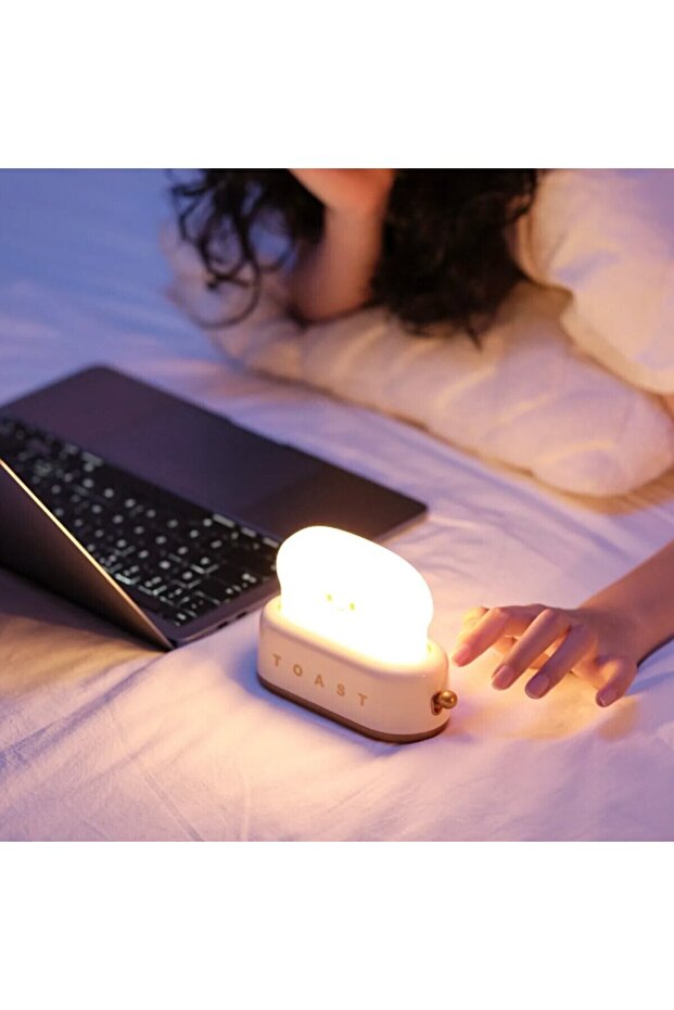 Light Sarı Tost Gece Lambası – Şarjlı & Pilli LED, Sevimli Tasarım ve Hediyelik - 4