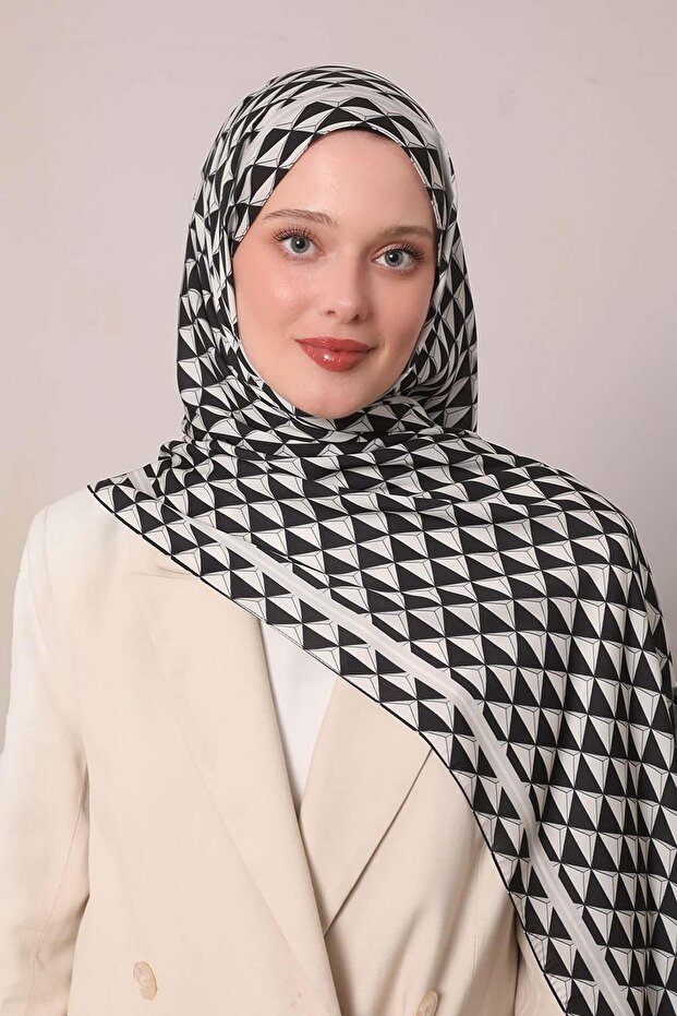 شال نادي بنمط مثلث أسود - 2