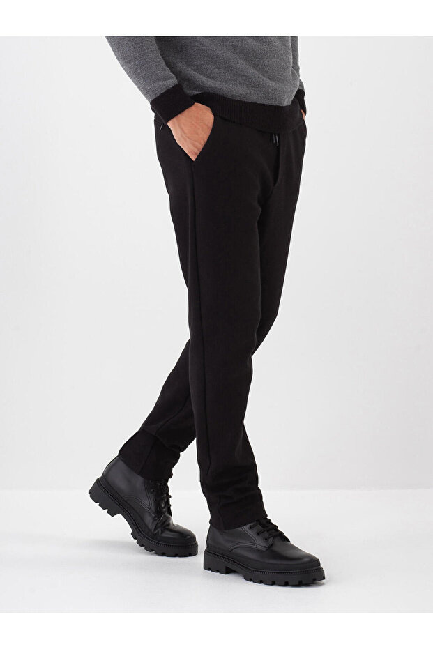 Erkek Siyah Pamuk Dokulu Regular Fit Jogger Pantolon - 1