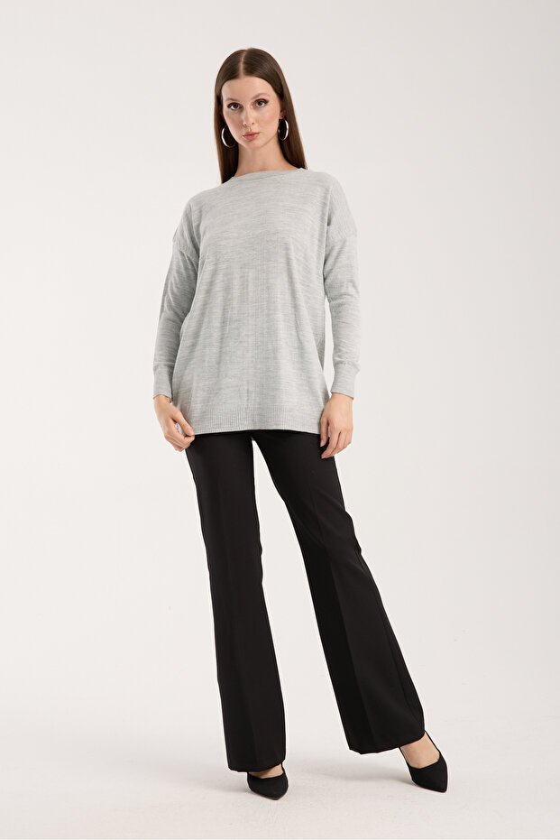 سترة أساسية برقبة دائرية رفيعة - 2