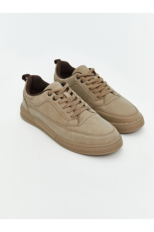 Laced men's sports shoes