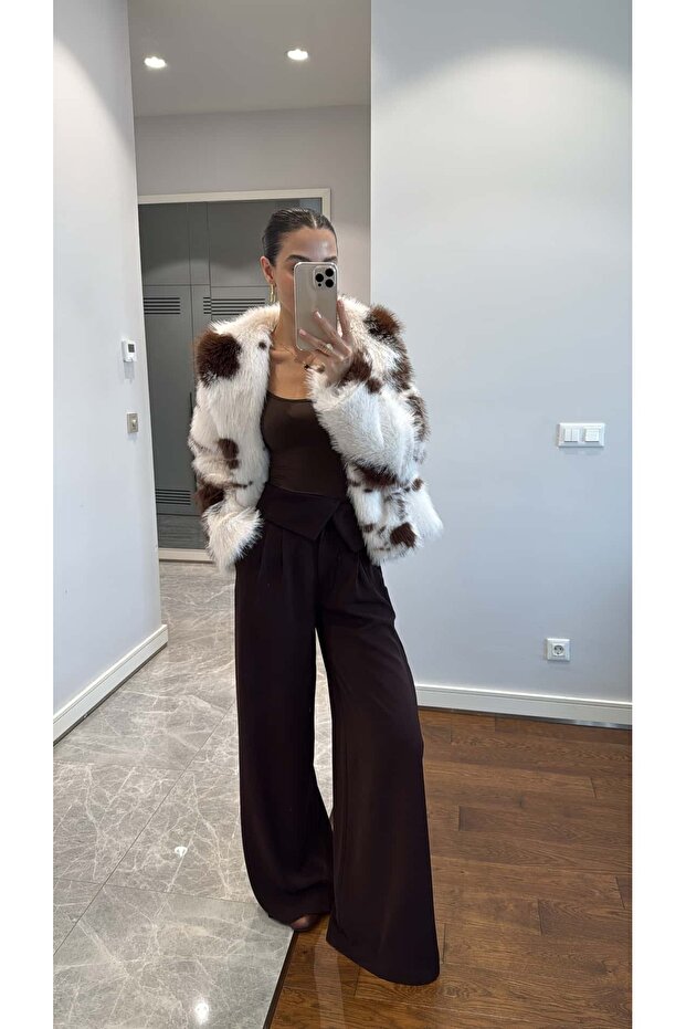 فرو منقوش باللون البني - 7