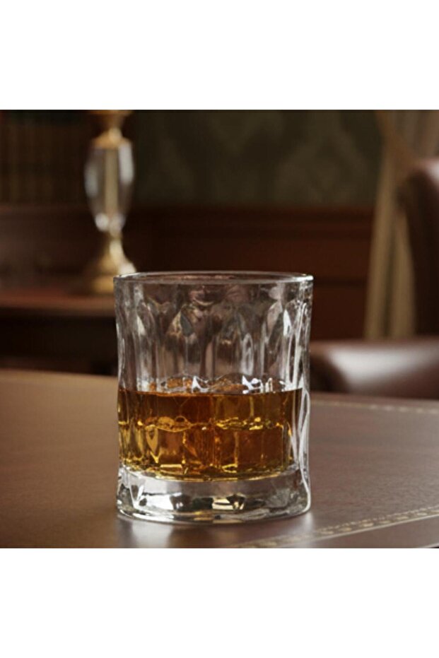 Elegant Karmen Whiskey Glass