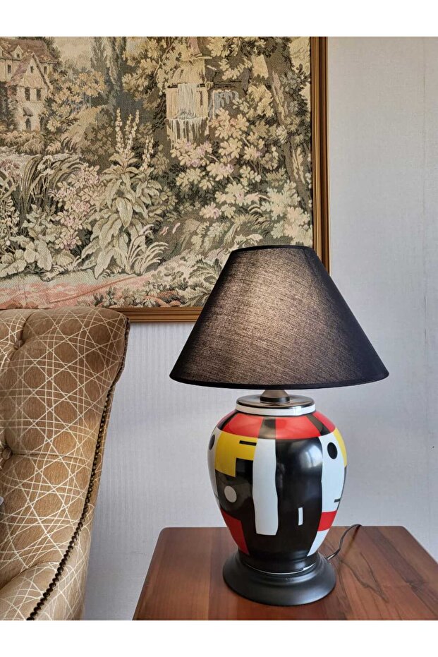 Shehon table lamp with a stylish and modern design - 2