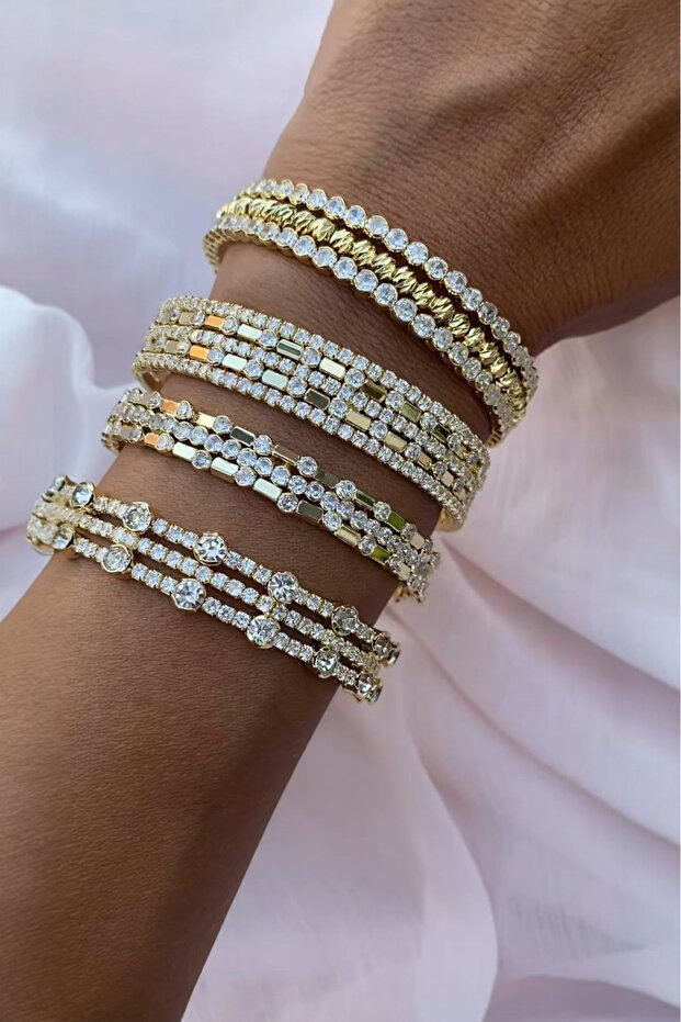 أصفاد VIP المرصعة بالأحجار - 2